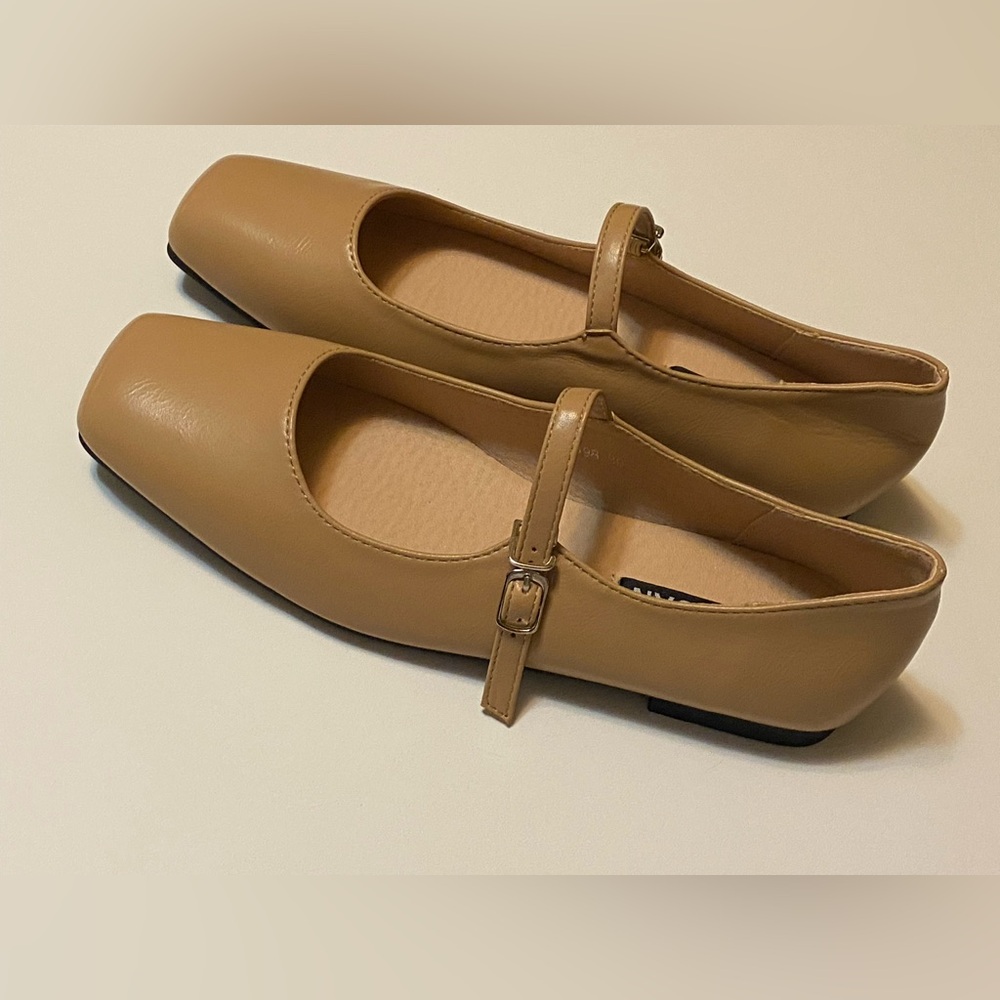 Tan Mary Jane Flats Sz 7.5